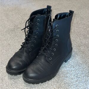 Universal Thread black combat boots 7.5